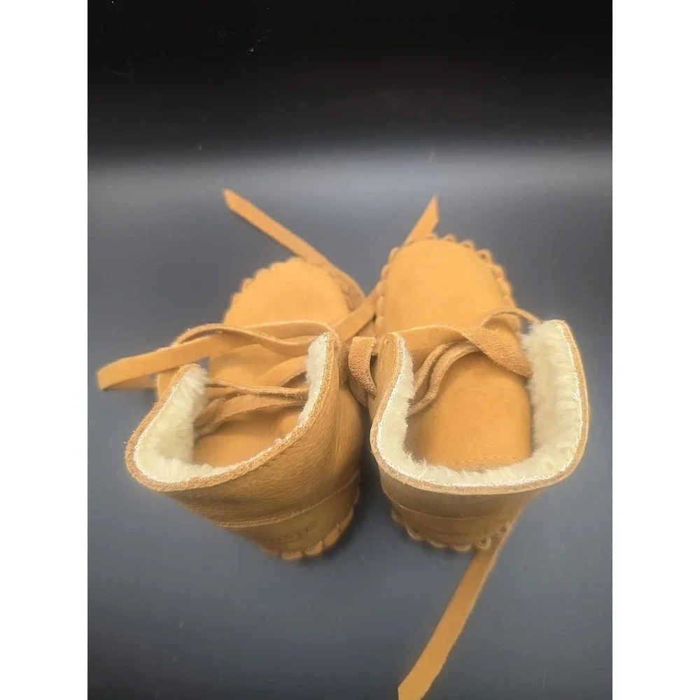 Donsje Pina Classic Lining Caramel Bubuck Baby Shoe Size 4/5‎